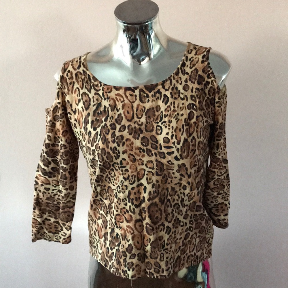 Cold shoulder top